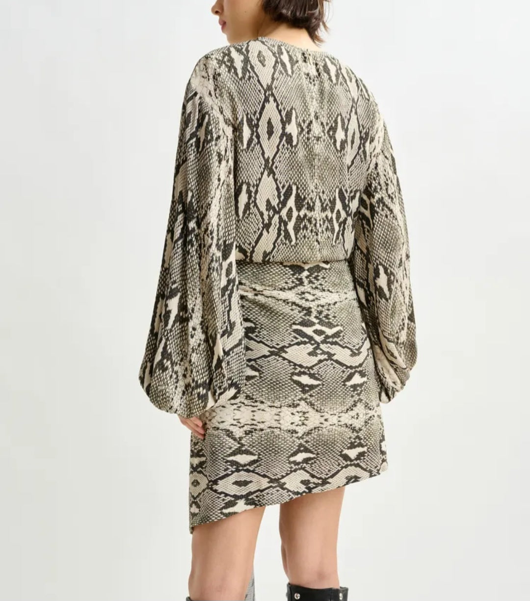 FW25 Abito Essentiel Antwerp