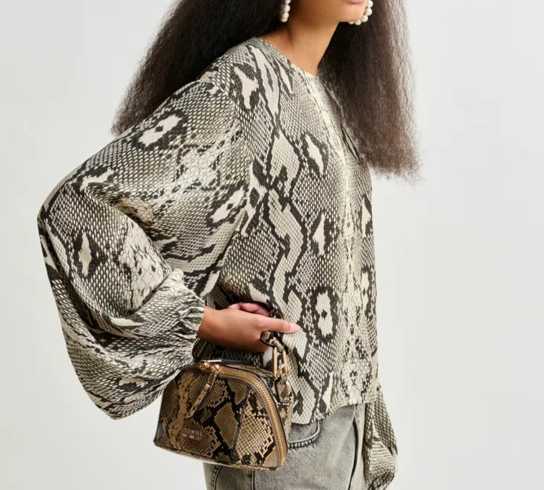 FW25 Blusa Essentiel Antwerp