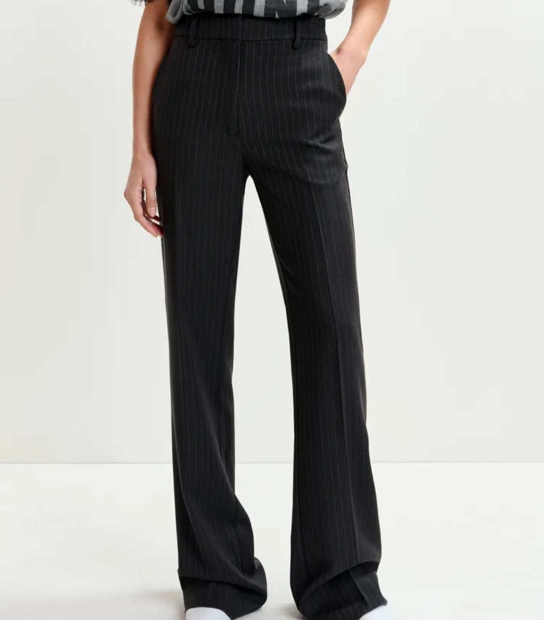 FW25 Pantalone Essentiel Antwerp