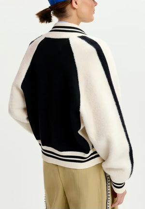 FW25 Giubbotto Essentiel Antwerp