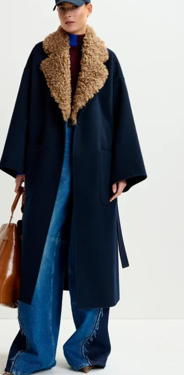 FW25 Cappotto Essentiel Antwerp