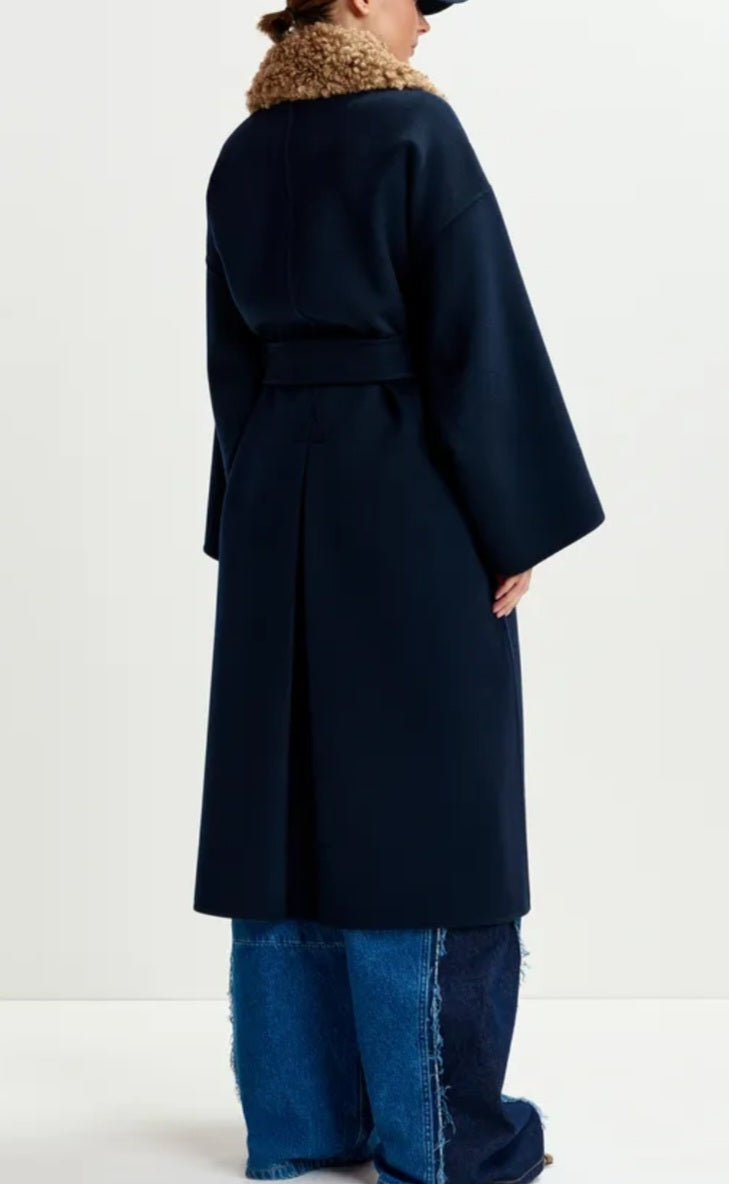 FW25 Cappotto Essentiel Antwerp